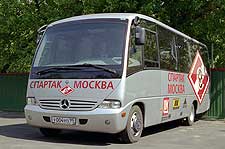 Футбольный клуб Спартак (Москва) использует на подхвате автобус средней вместимости Mercedes-Benz Medio